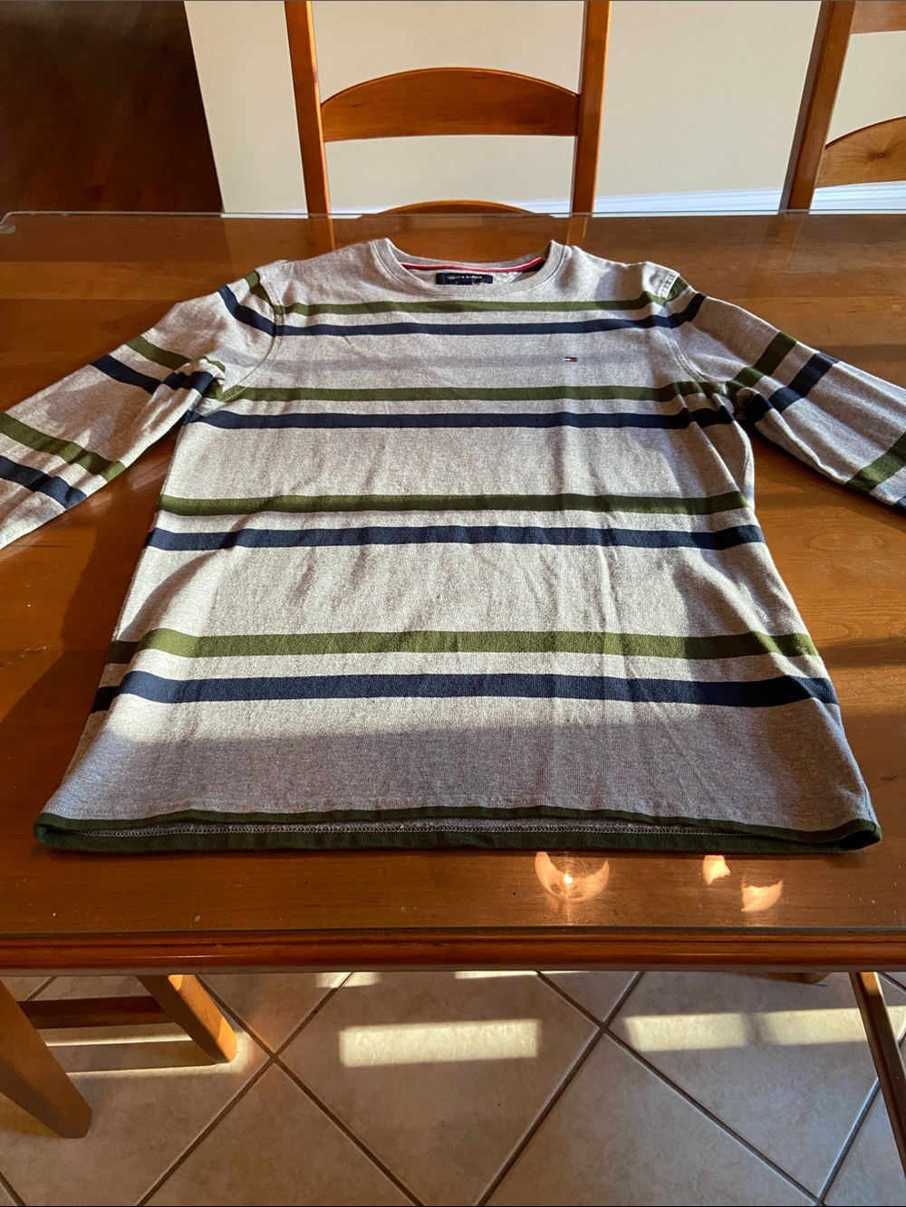 Tommy Hilfiger Men’s Crewneck Sweater in Gray, Navy & Olive. 100% Cotton. M